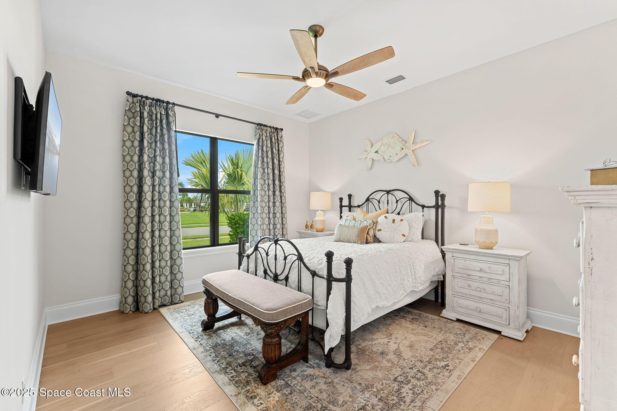 3709 Lake Adelaide Place