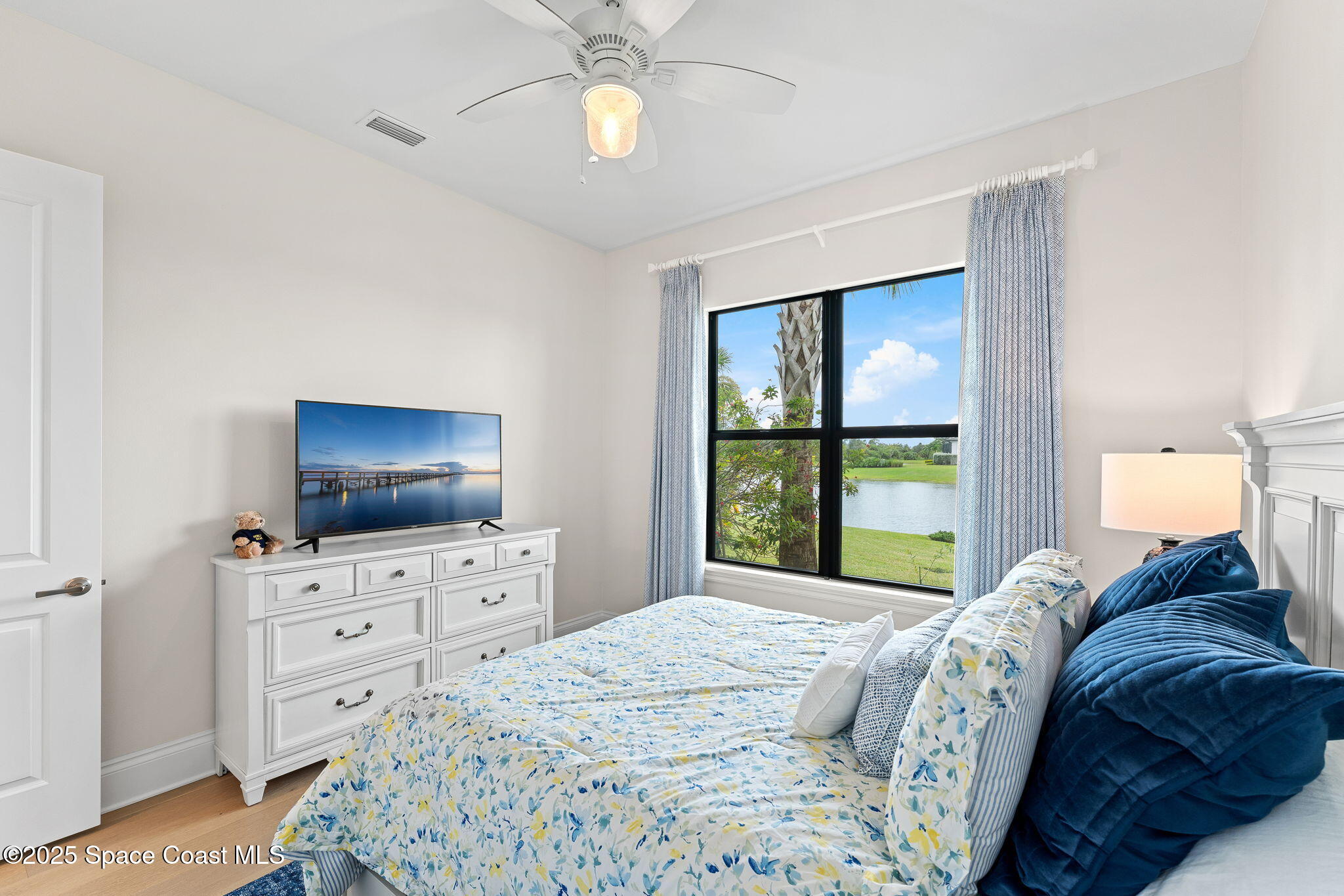 3709 Lake Adelaide Place