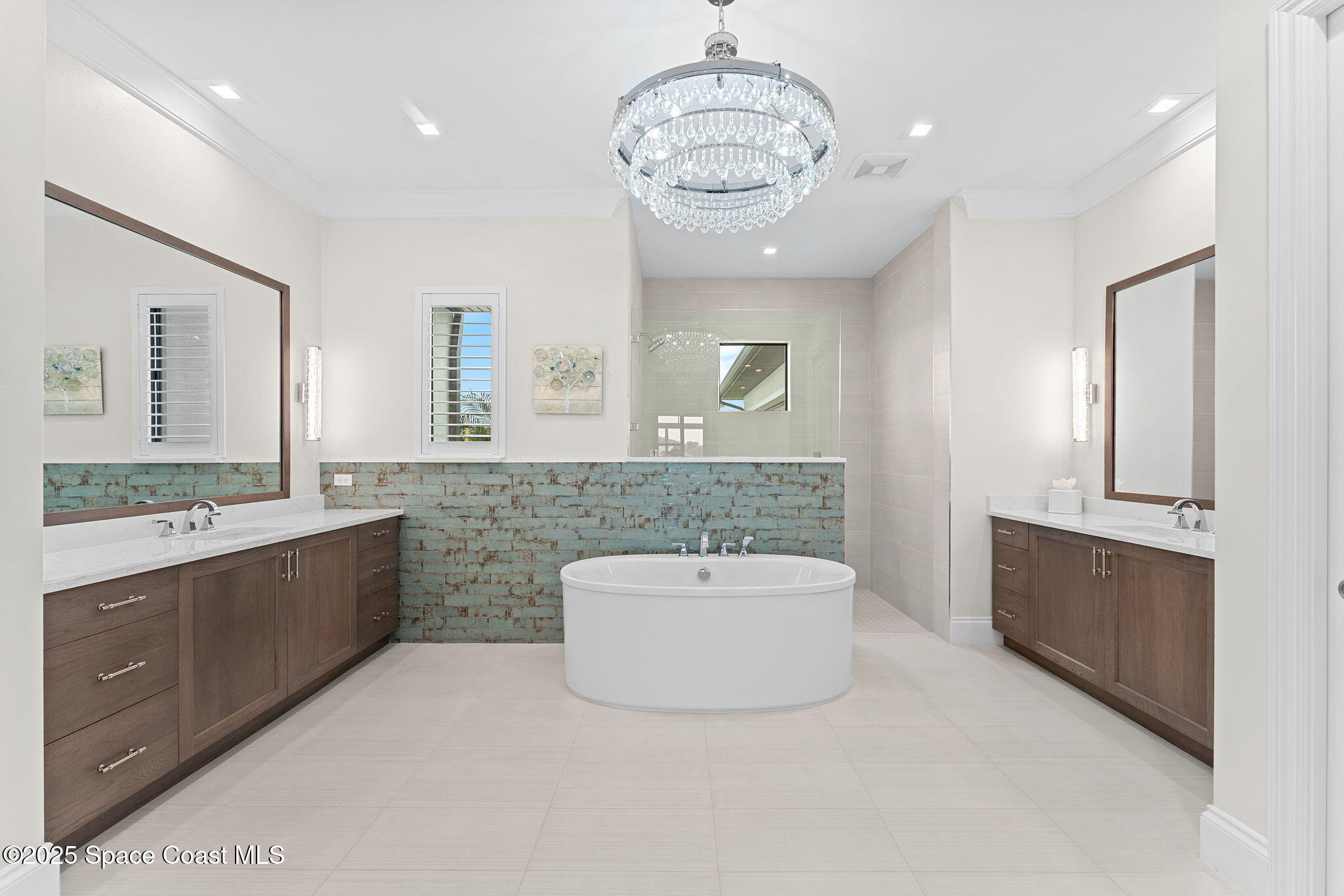 3709 Lake Adelaide Place