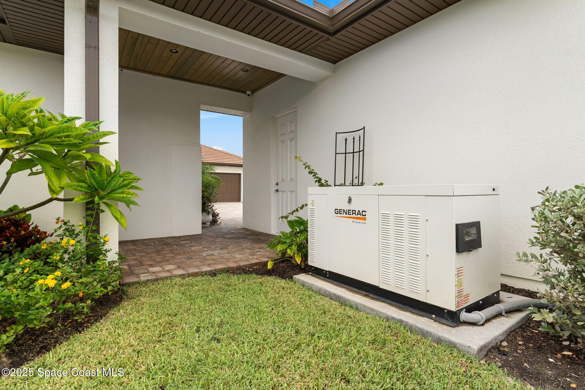 3709 Lake Adelaide Place