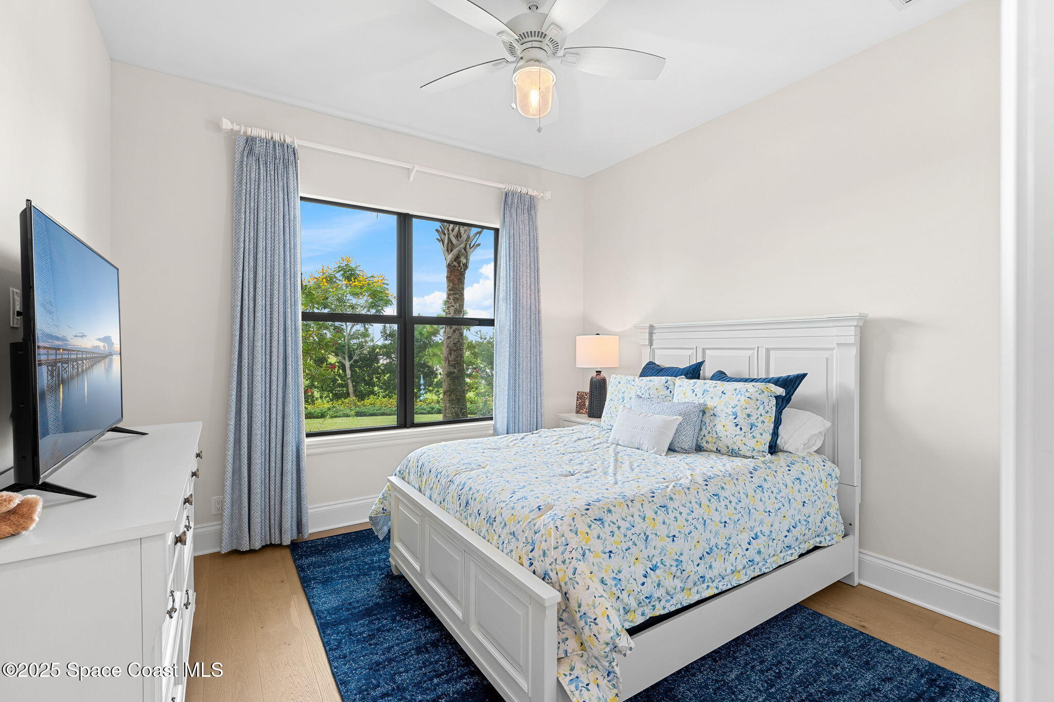 3709 Lake Adelaide Place