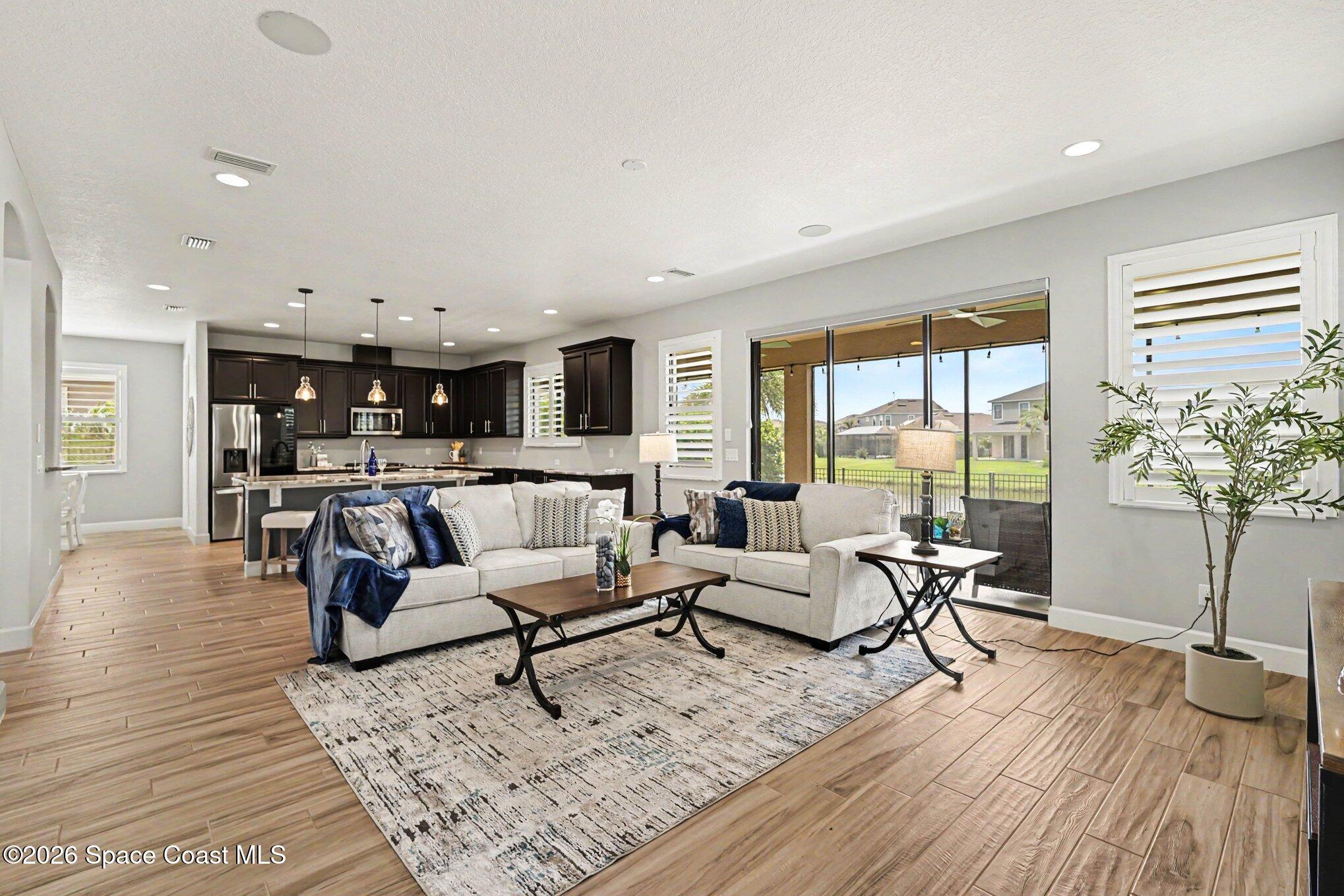 7410 Jazero Place
