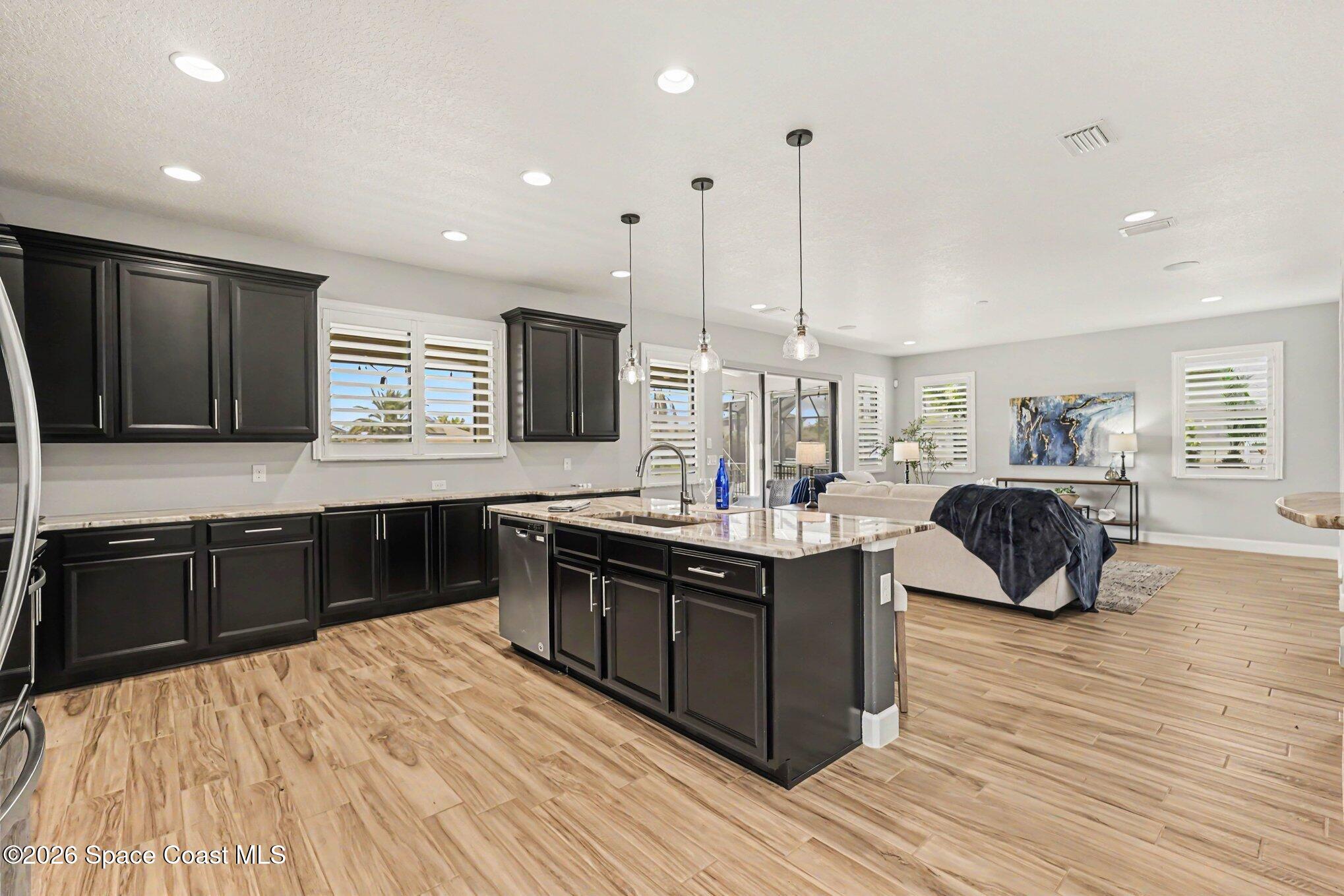 7410 Jazero Place