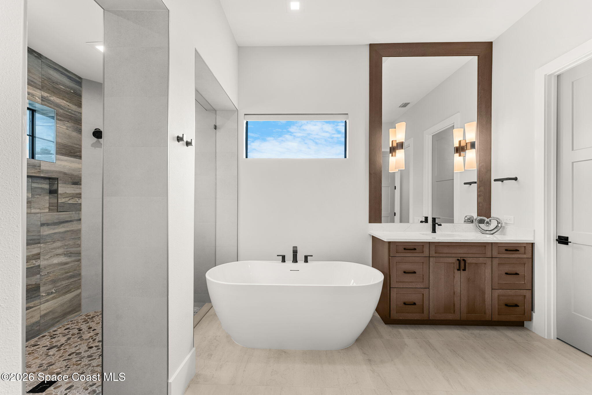 3739 Lake Adelaide Place