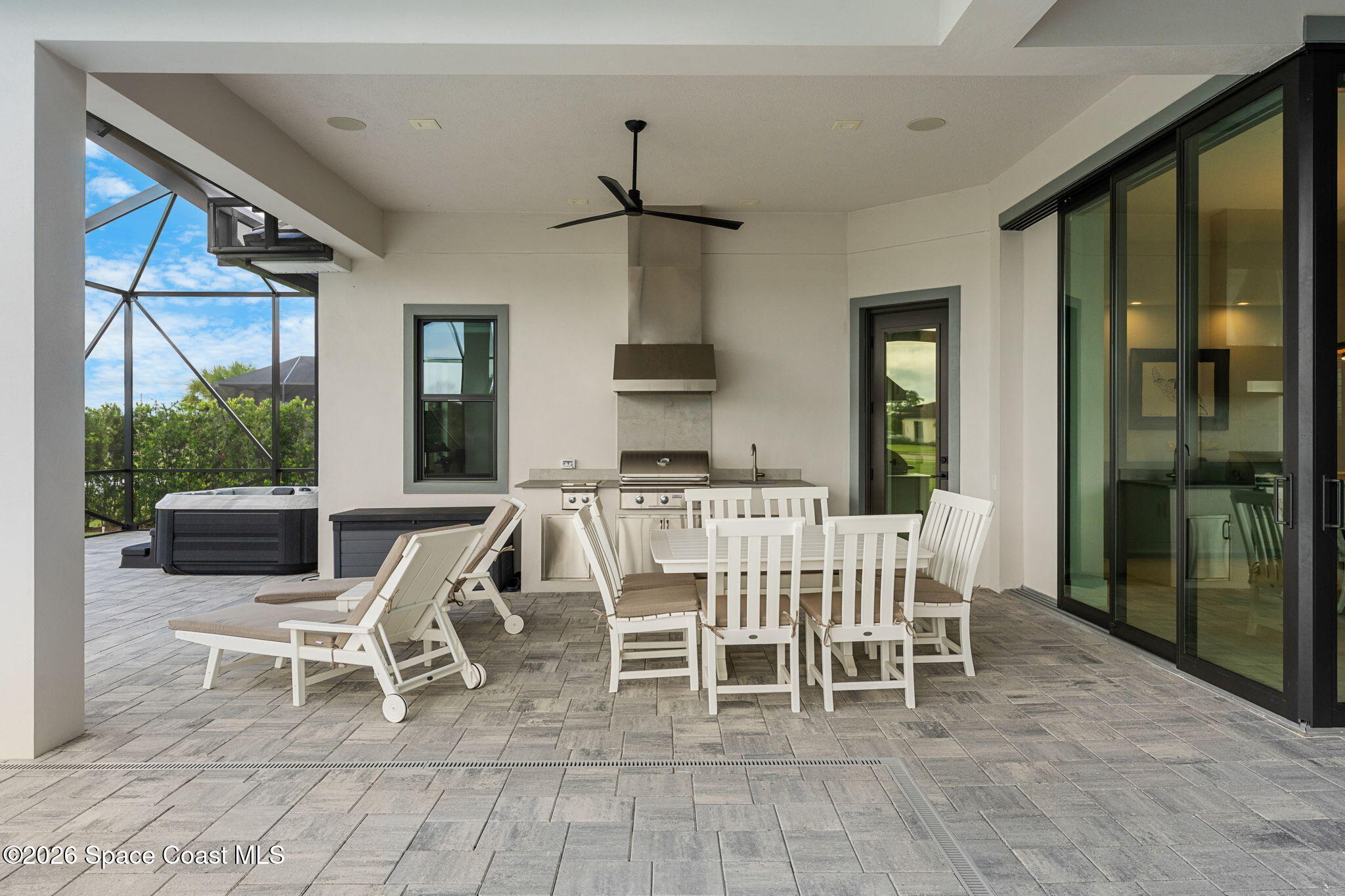 3739 Lake Adelaide Place