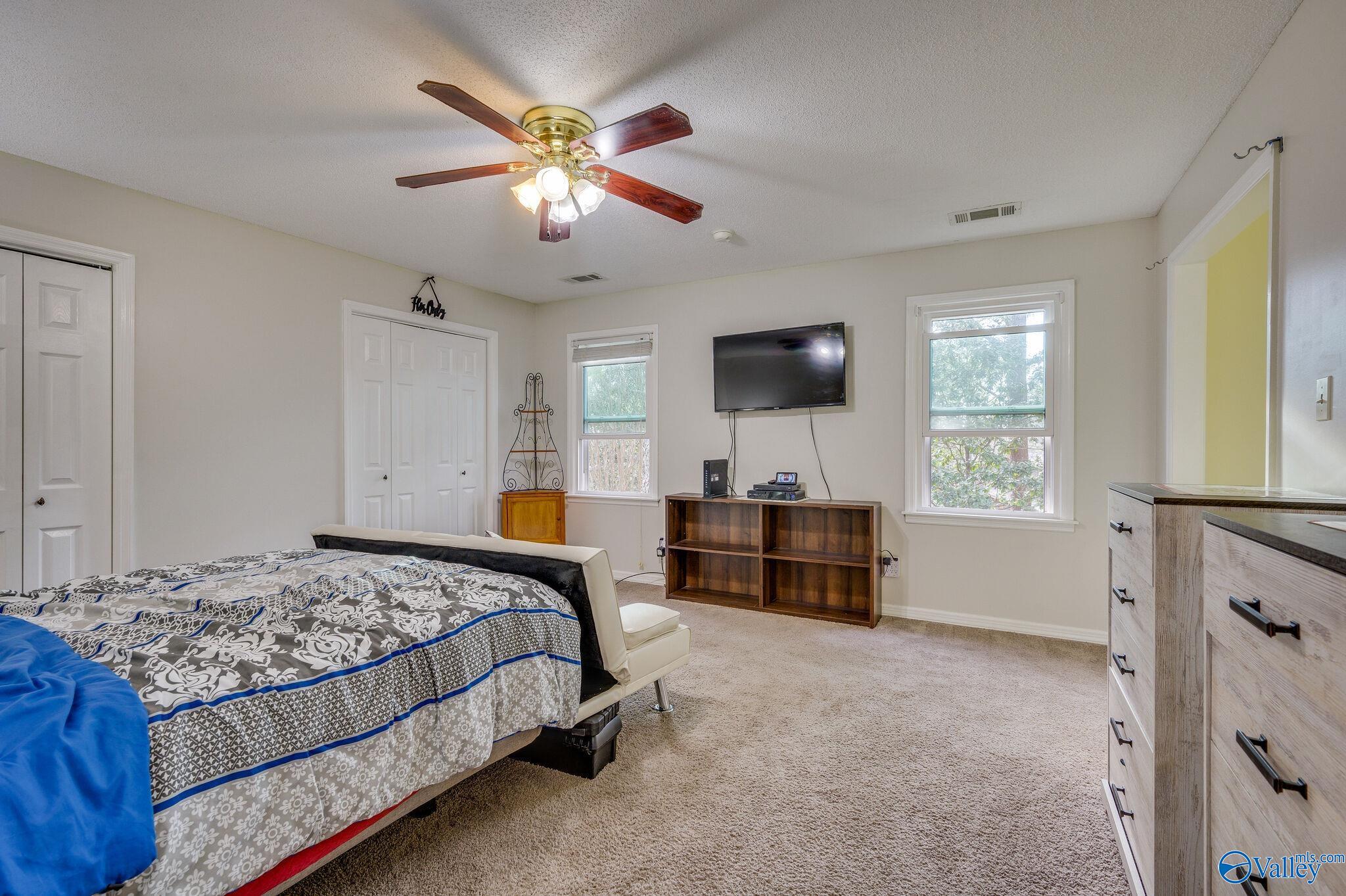 2614 SE Vista Drive