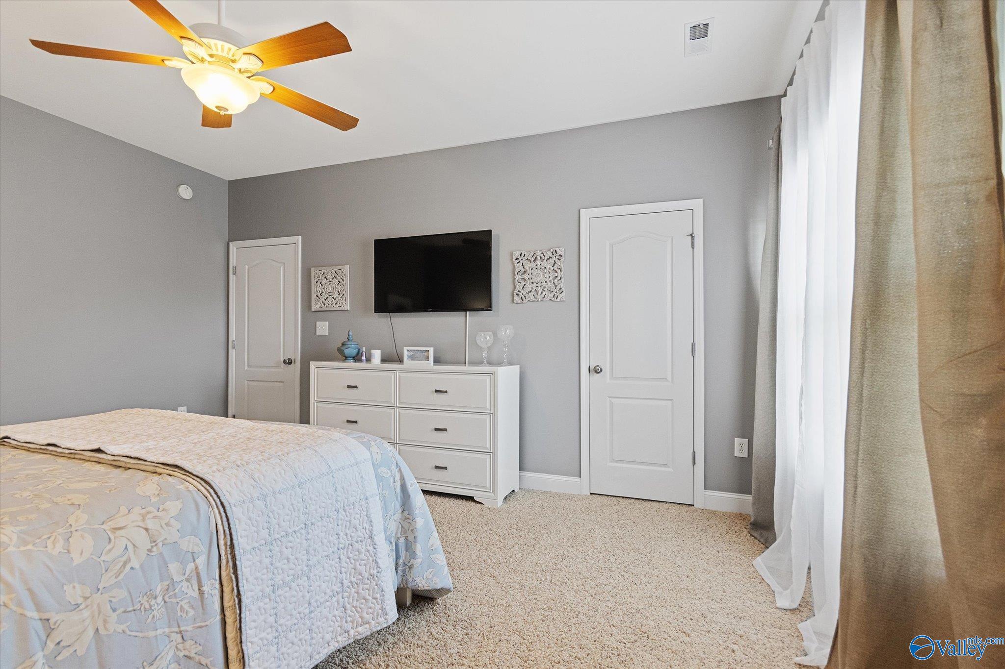 131 Legacy Cove Drive