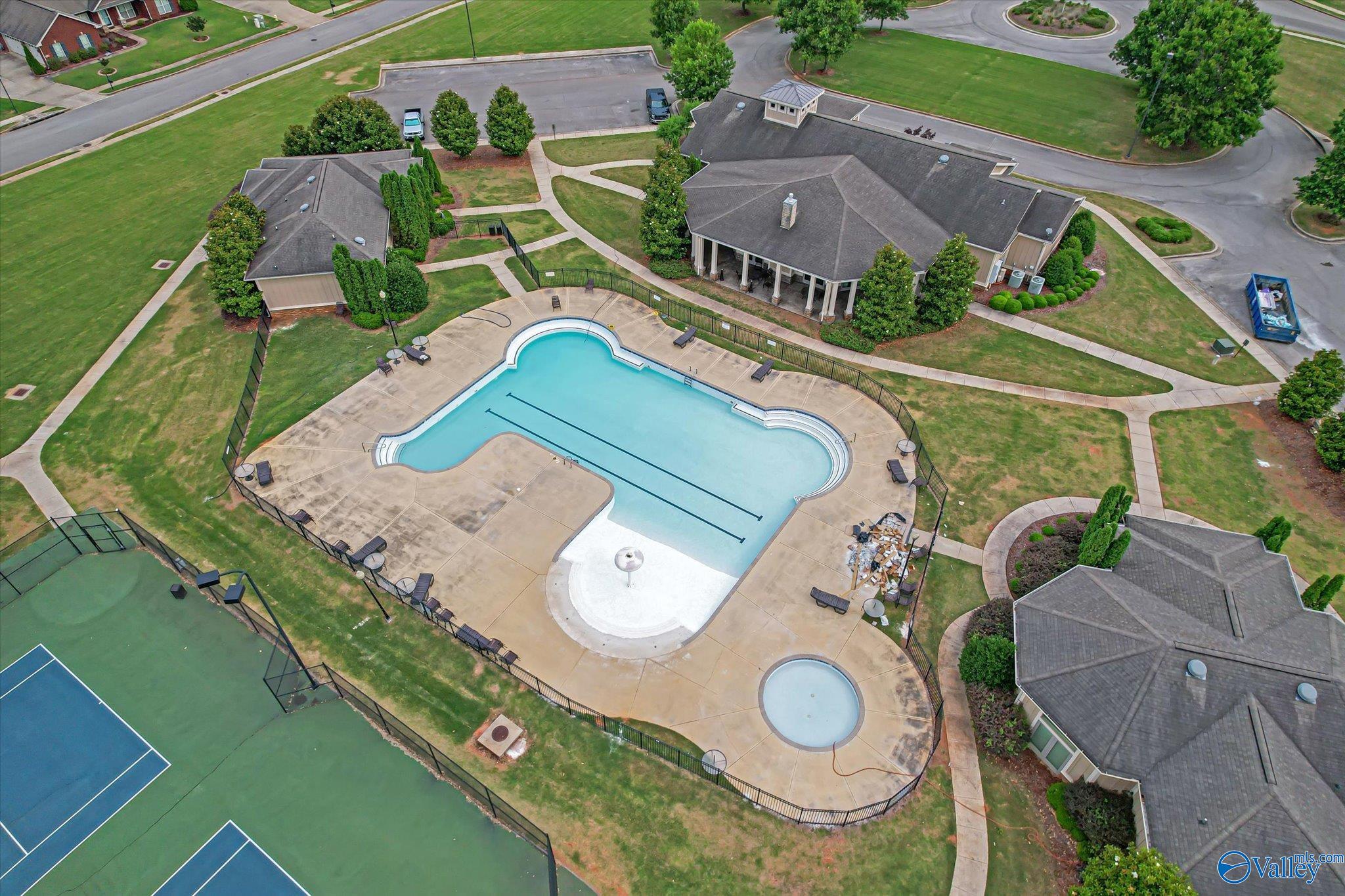 547 W River Landing Blvd SW