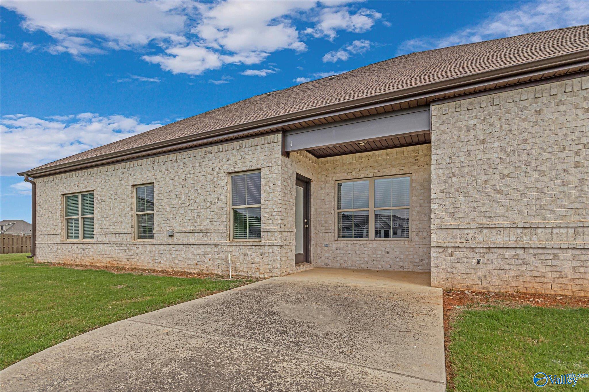 547 W River Landing Blvd SW