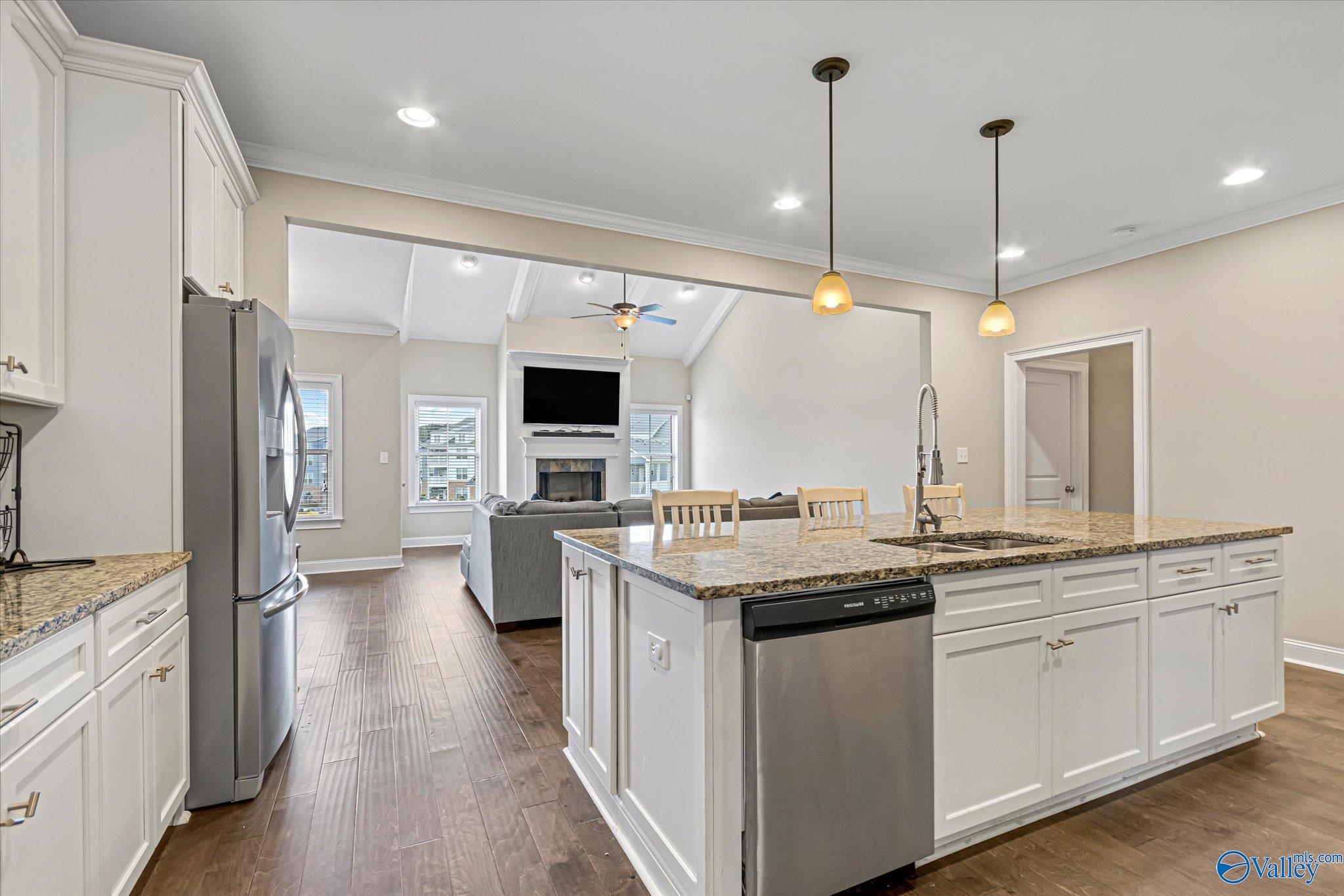 547 W River Landing Blvd SW