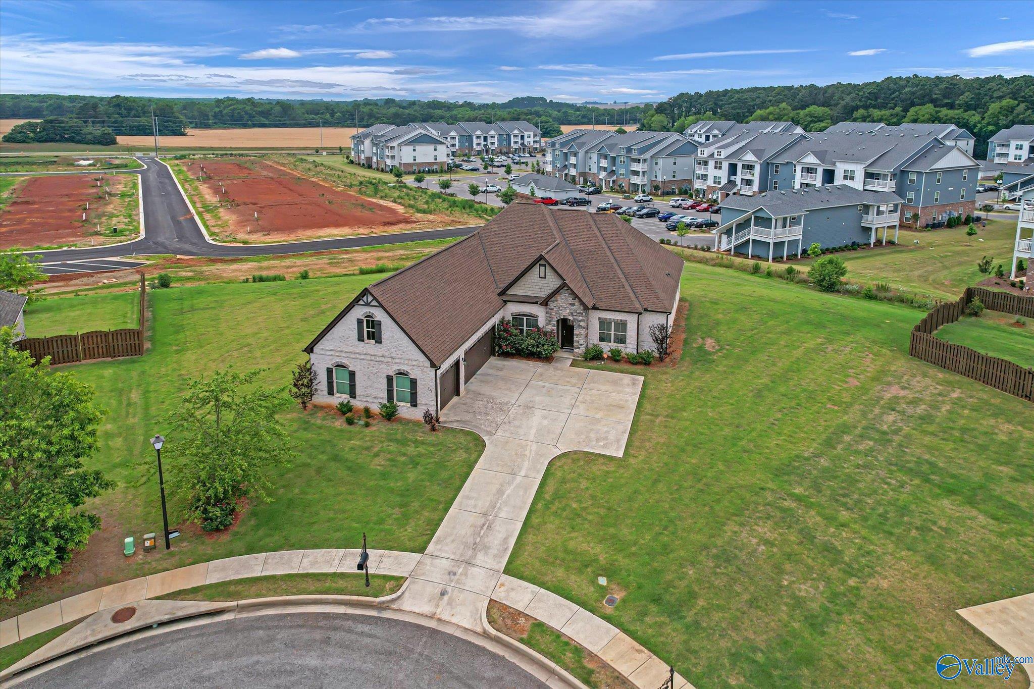 547 W River Landing Blvd SW