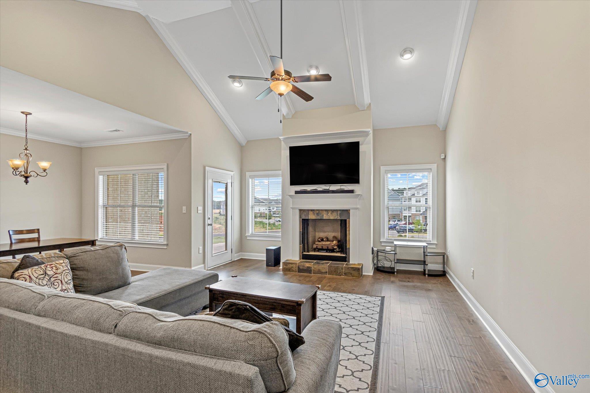 547 W River Landing Blvd SW