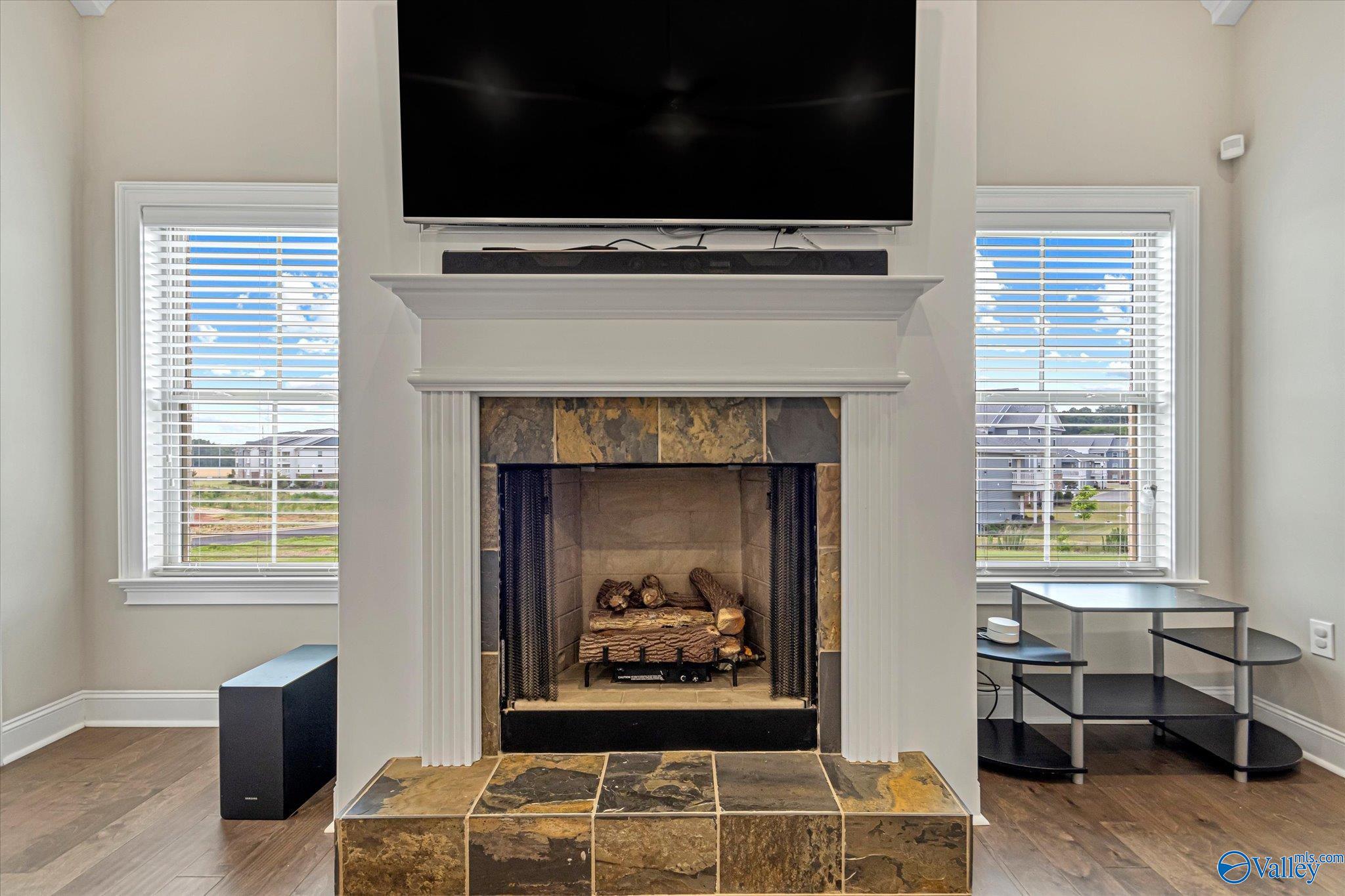 547 W River Landing Blvd SW