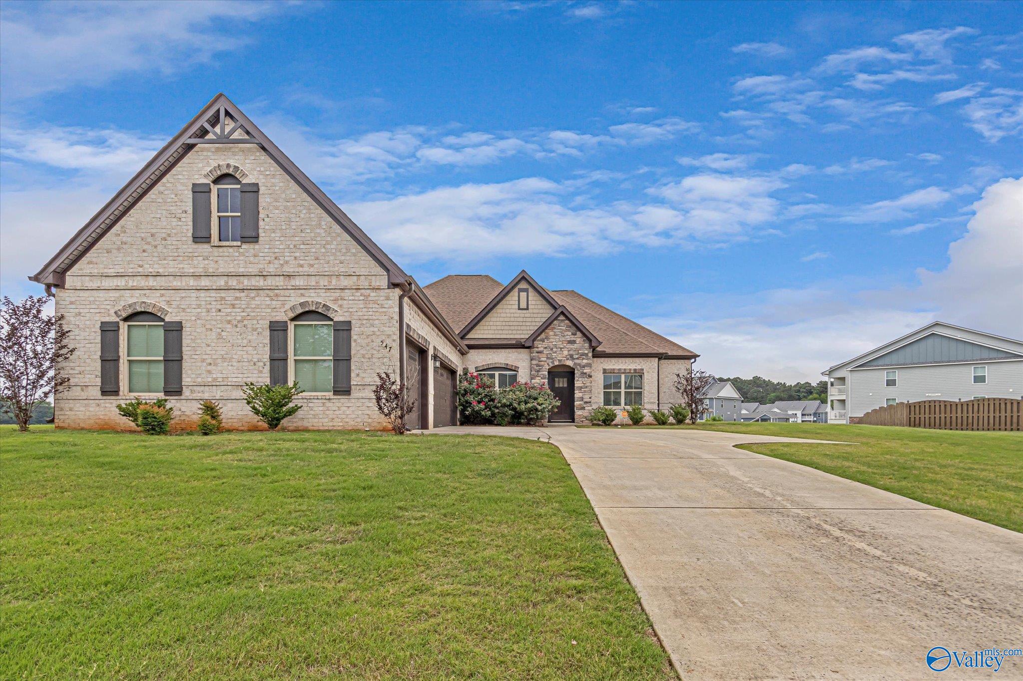 547 W River Landing Blvd SW