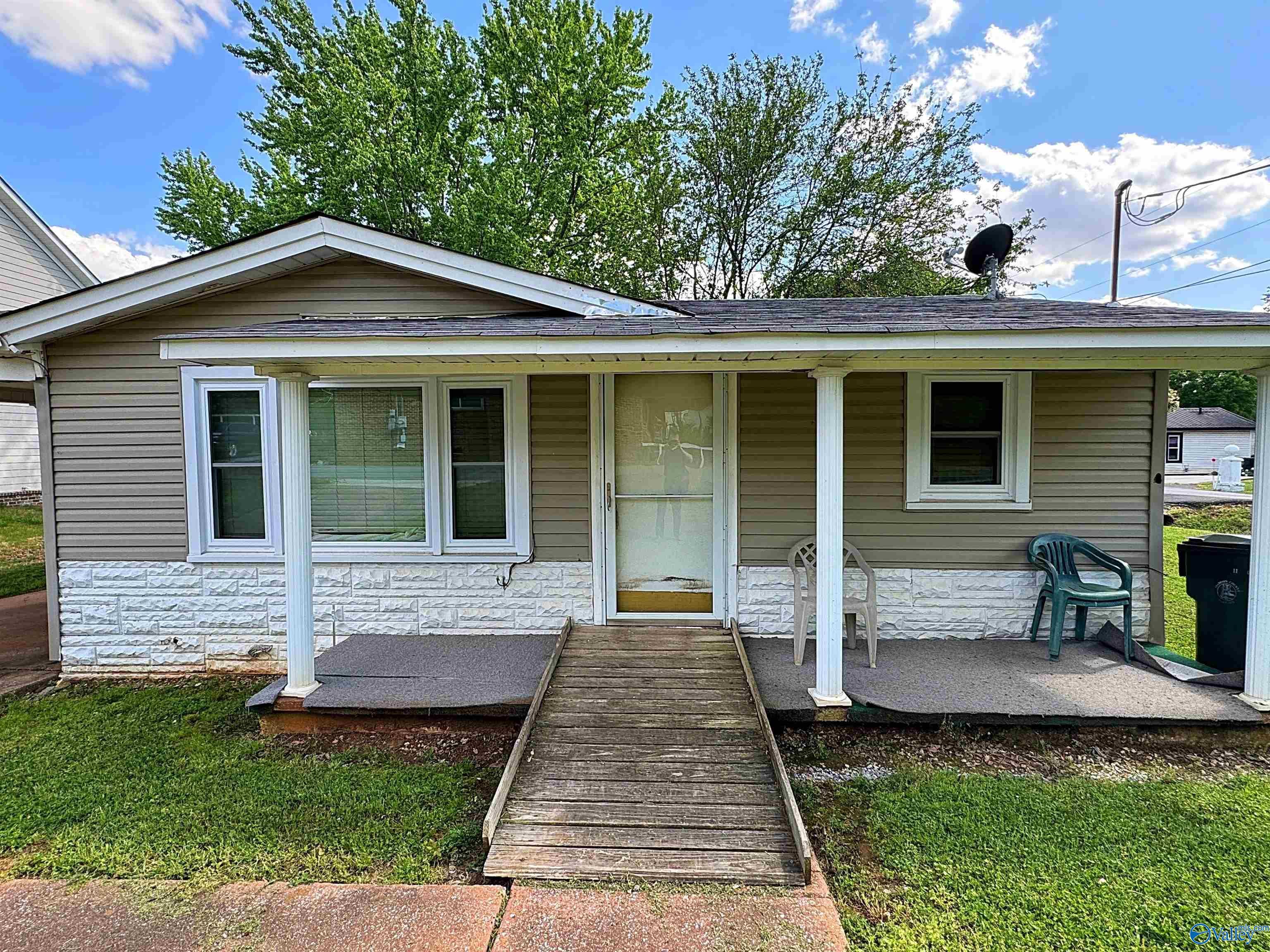 112 Arnett Street