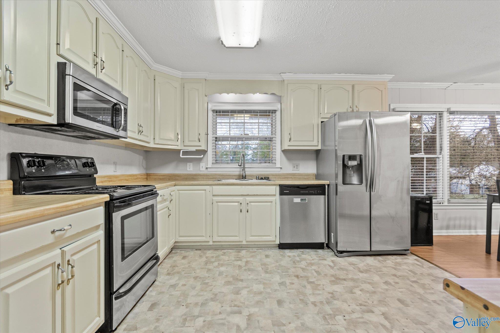 403 Hillmont Drive
