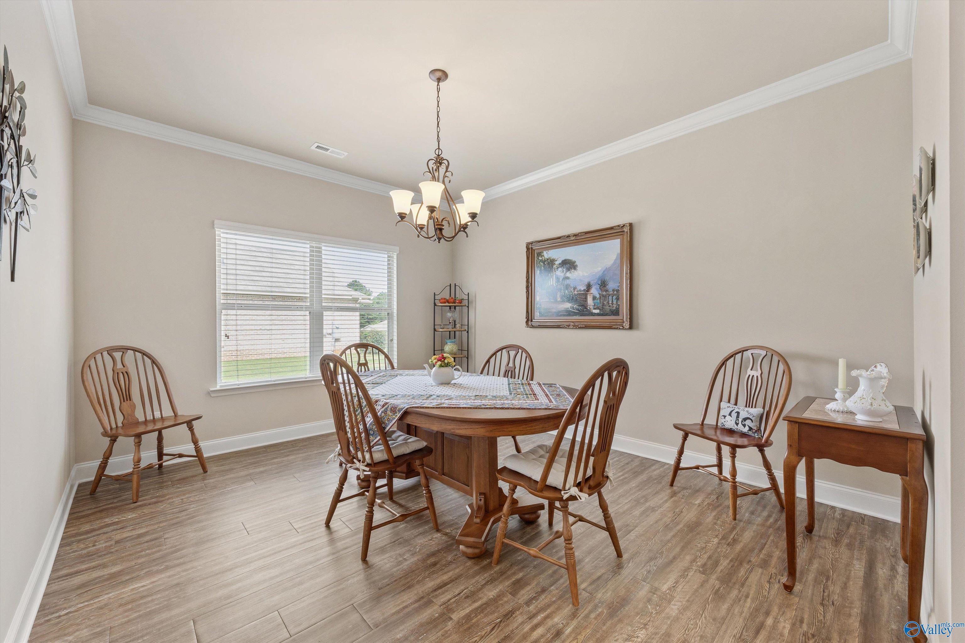 208 Dinner Tree Square