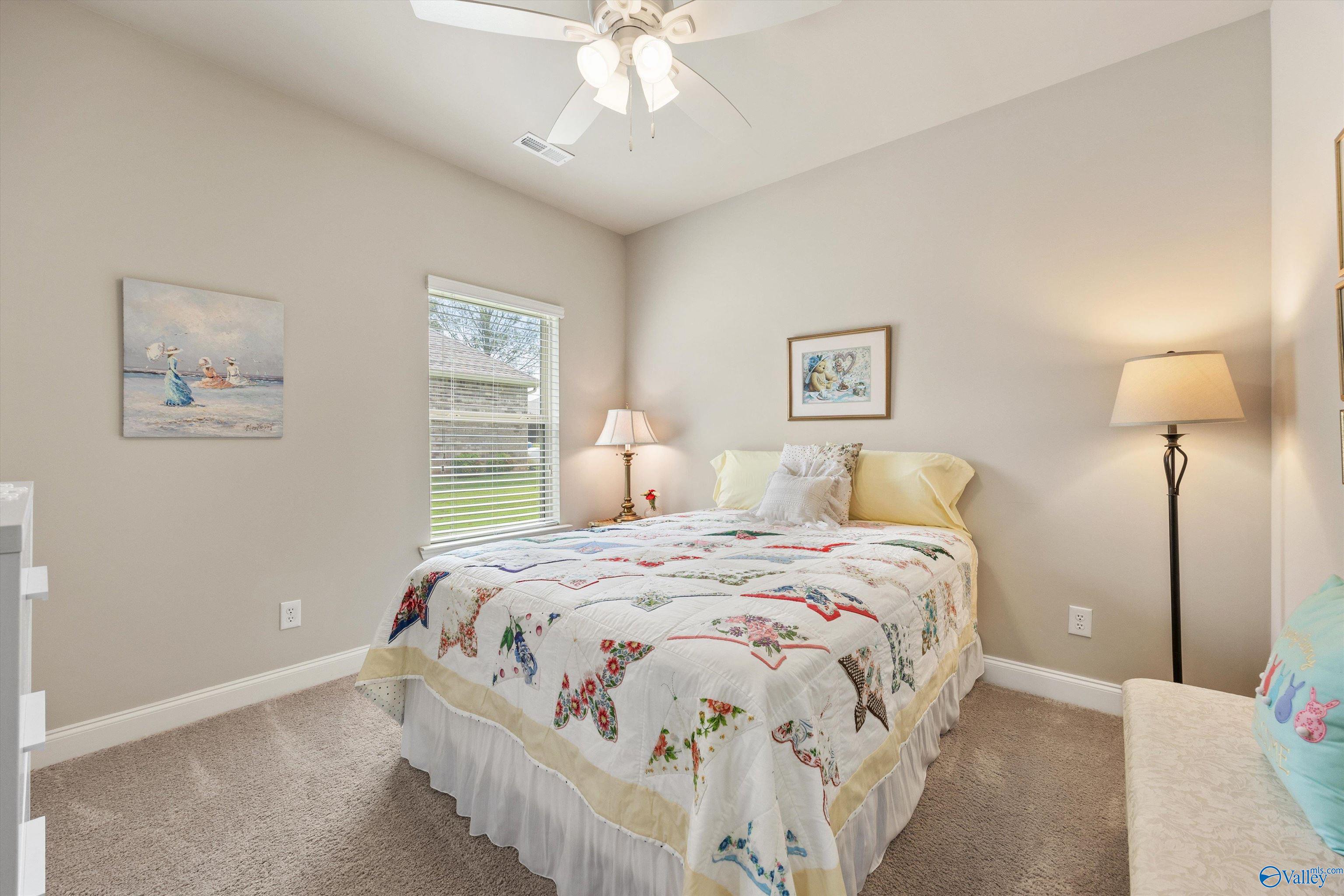 208 Dinner Tree Square