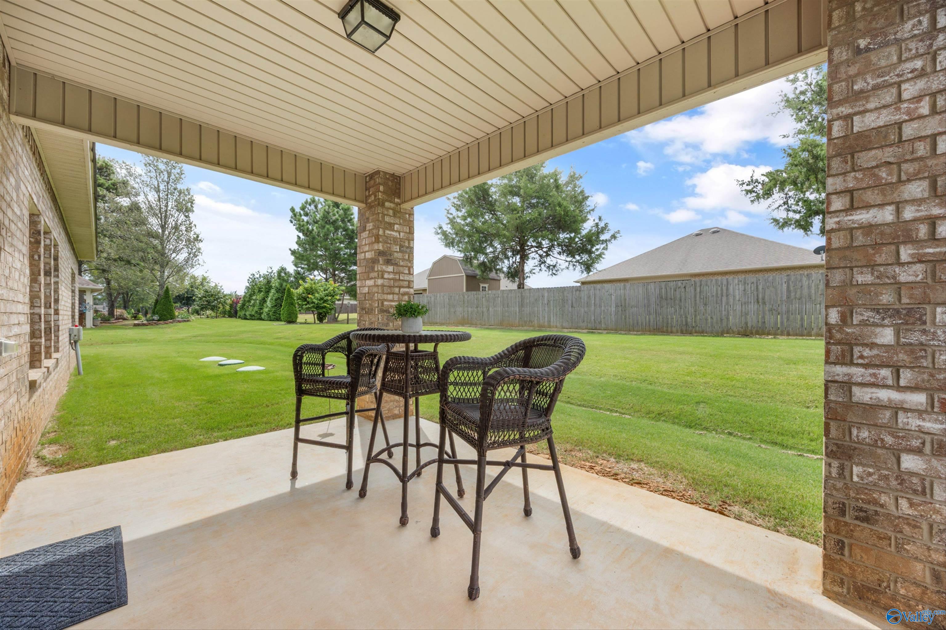 208 Dinner Tree Square