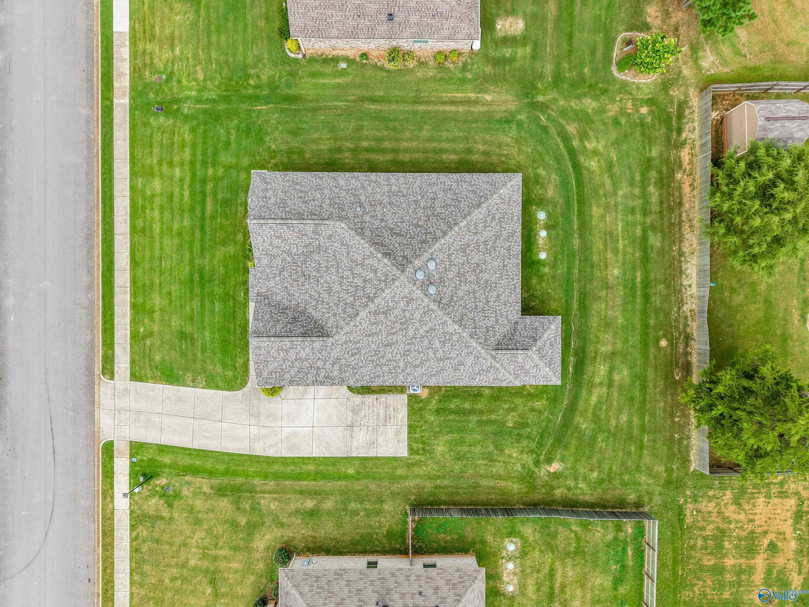 208 Dinner Tree Square