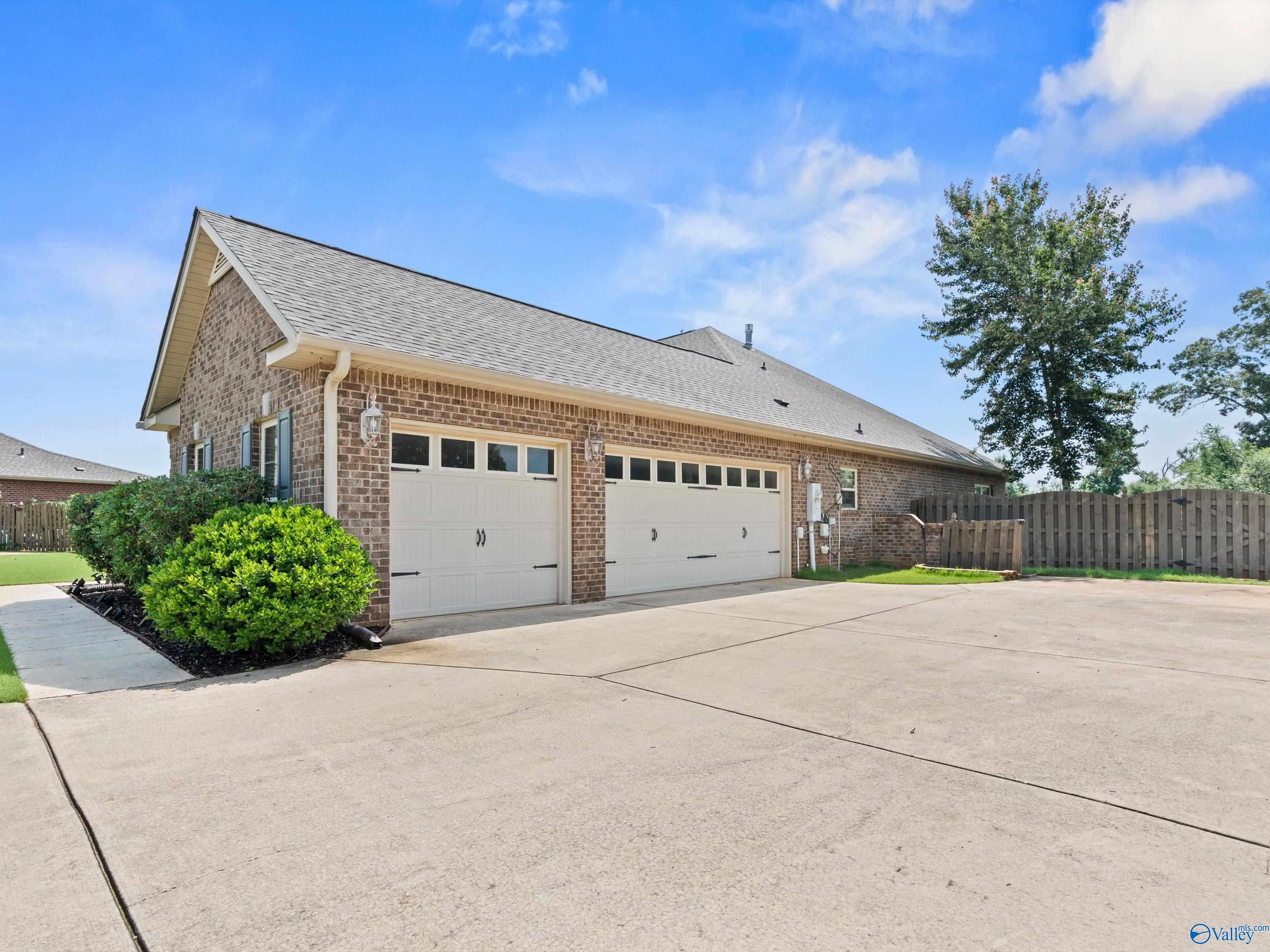 711 Tide Creek Drive SW