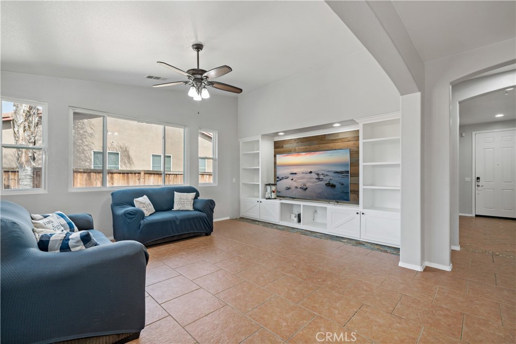 391 Cantata Avenue