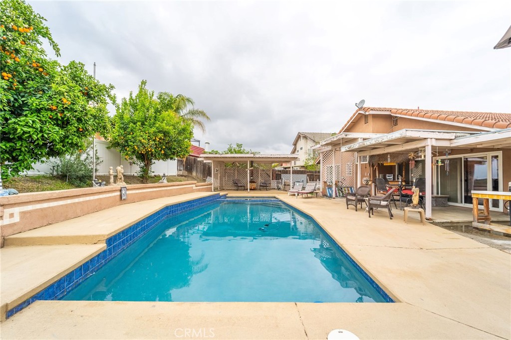 1096 Luna Way