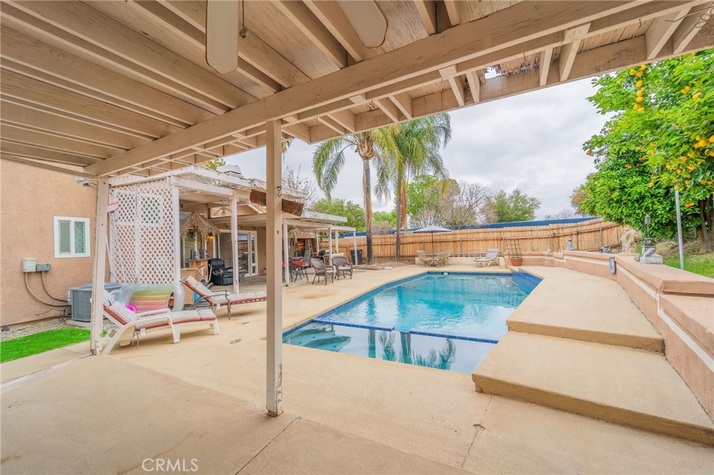 1096 Luna Way