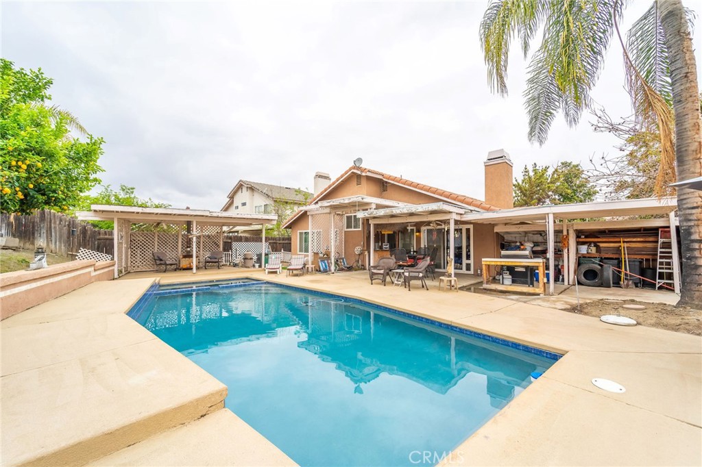 1096 Luna Way