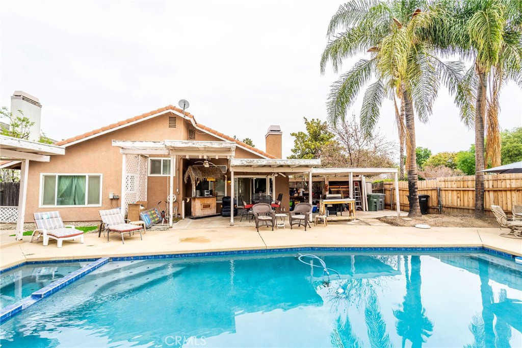 1096 Luna Way