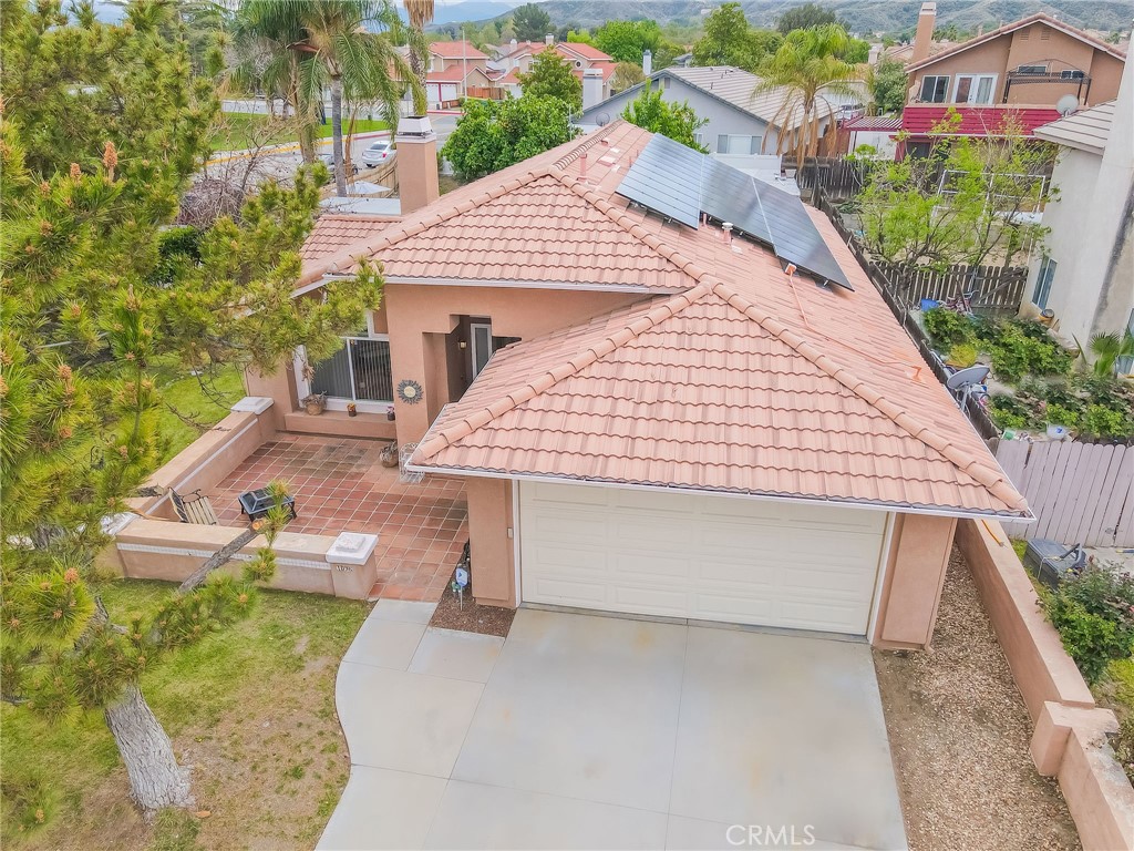 1096 Luna Way