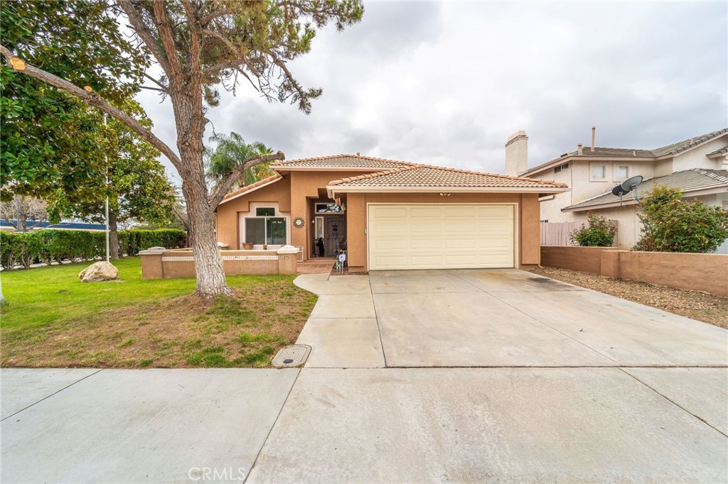 1096 Luna Way