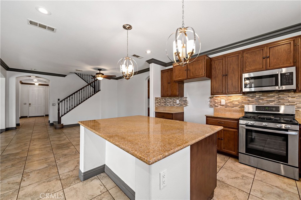 386 Cantata Avenue