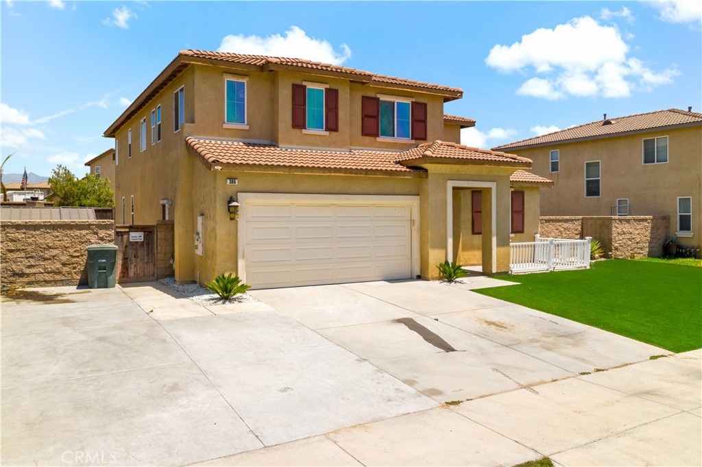 386 Cantata Avenue