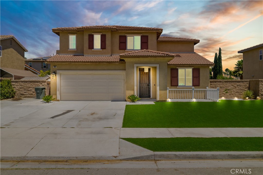 386 Cantata Avenue