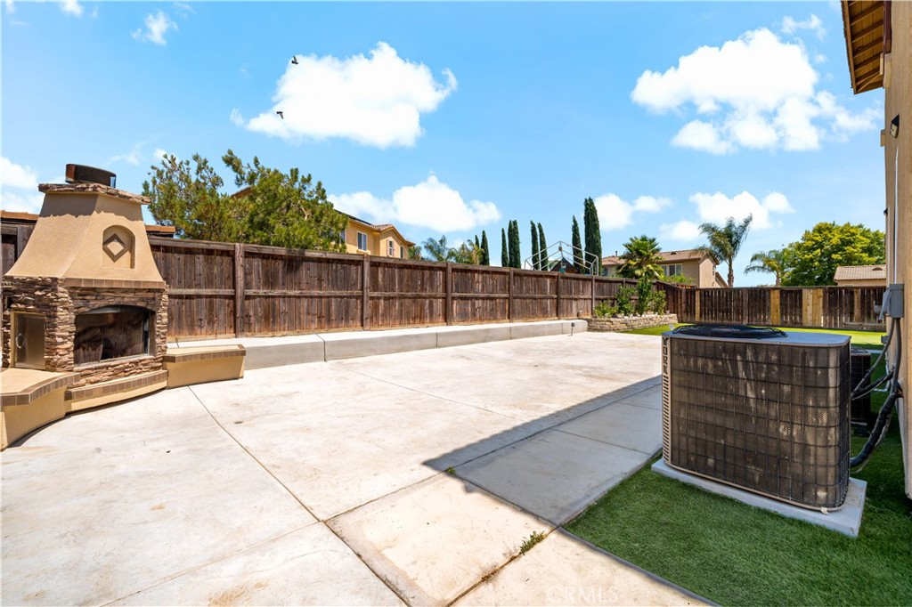 386 Cantata Avenue