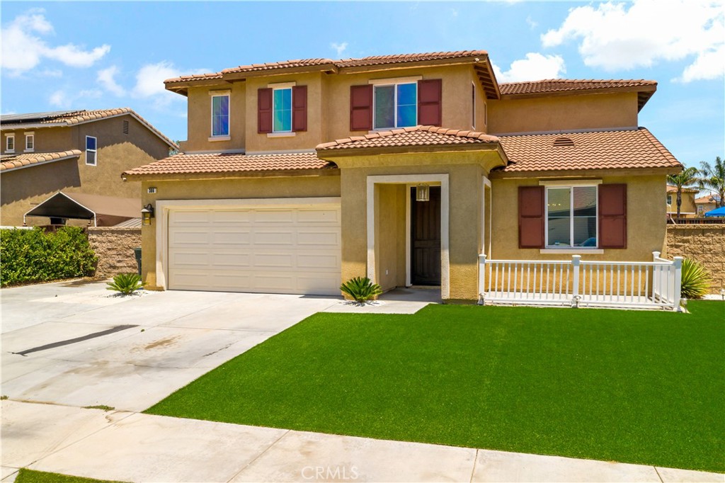 386 Cantata Avenue
