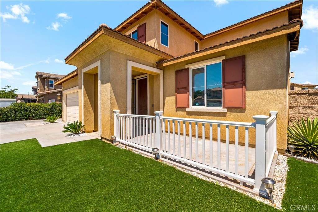 386 Cantata Avenue