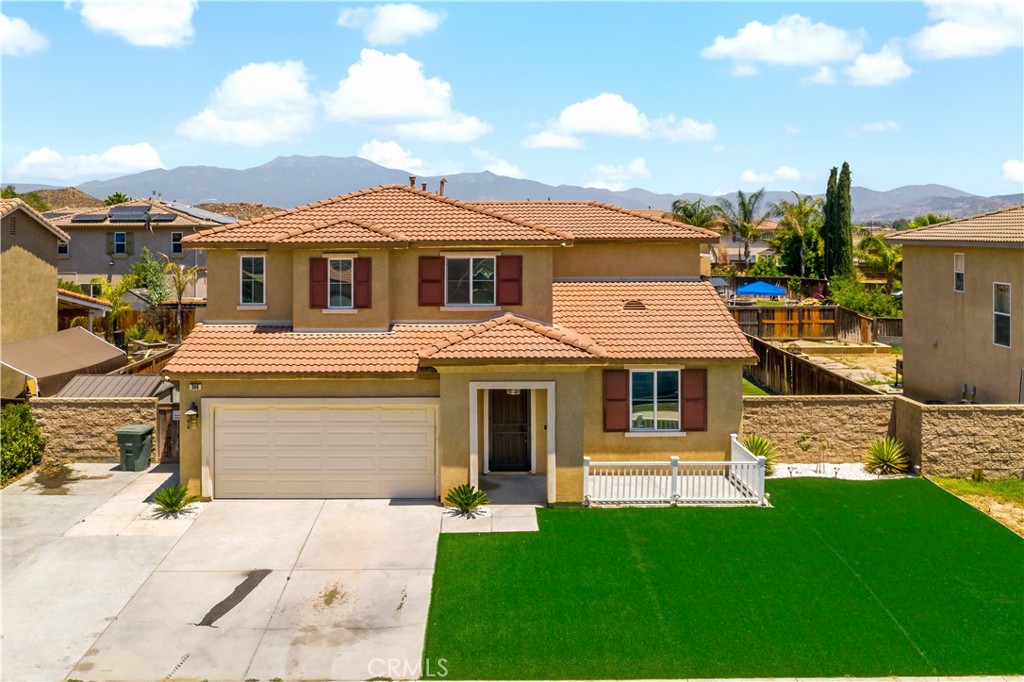 386 Cantata Avenue
