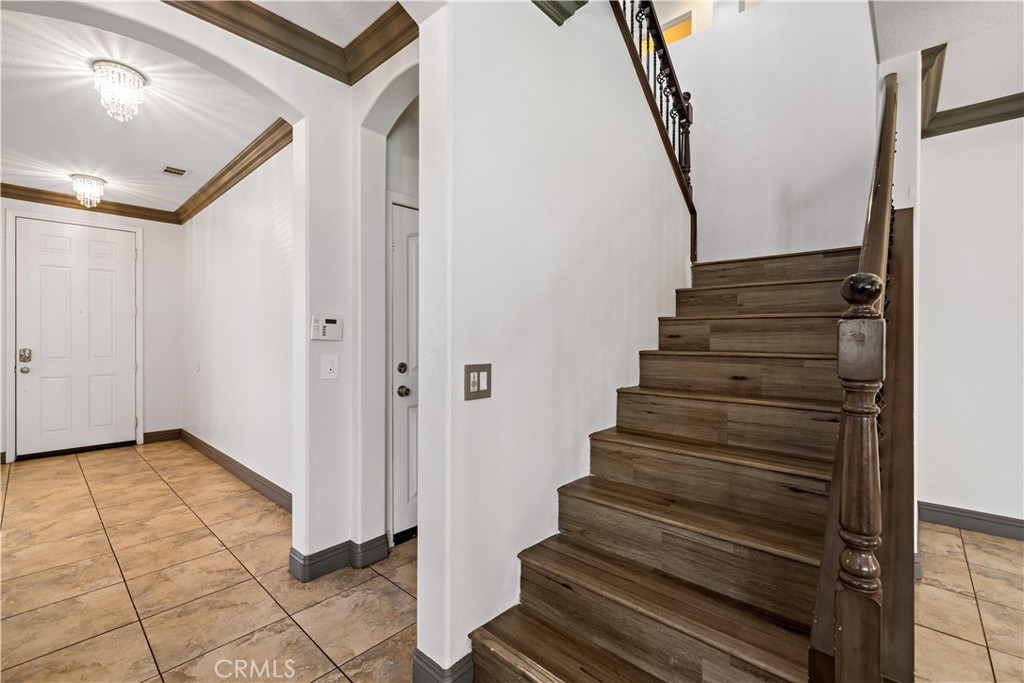 386 Cantata Avenue