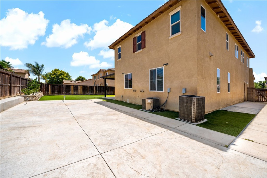386 Cantata Avenue