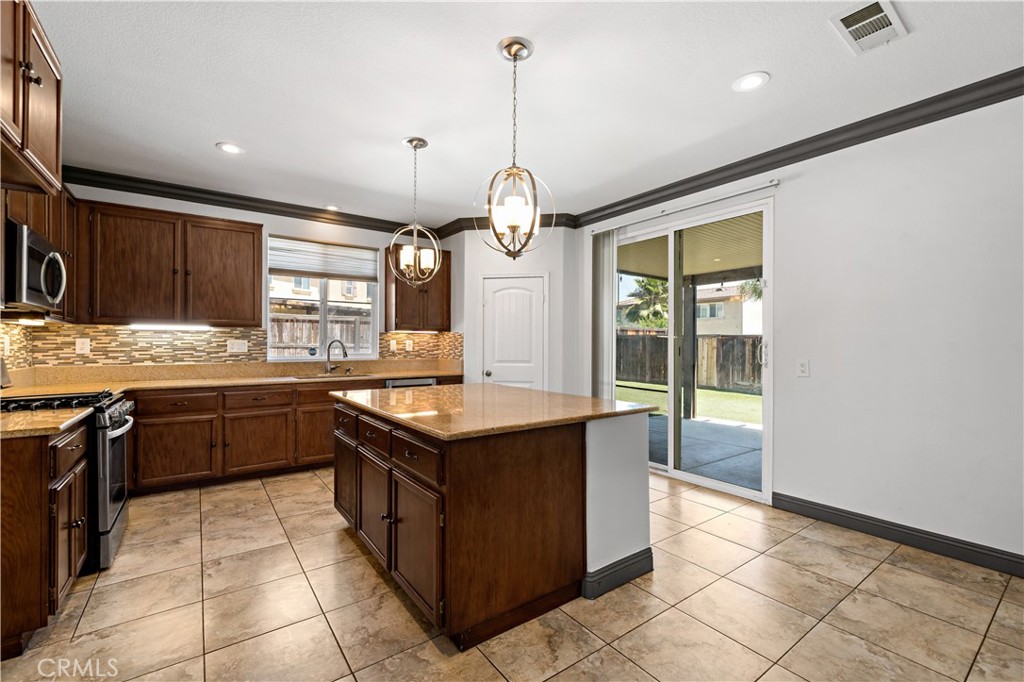 386 Cantata Avenue