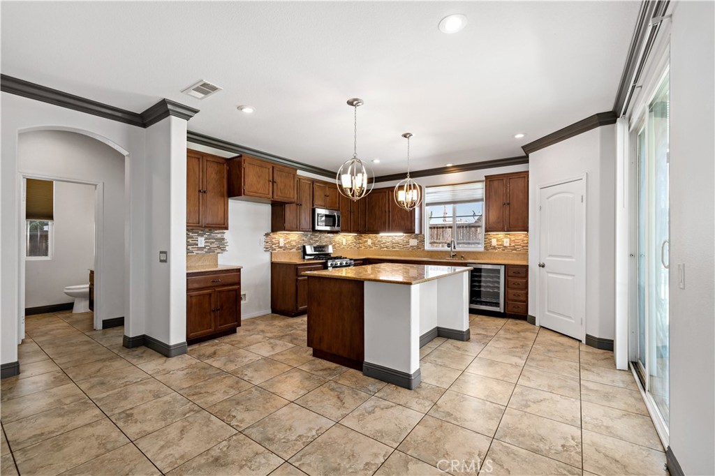386 Cantata Avenue