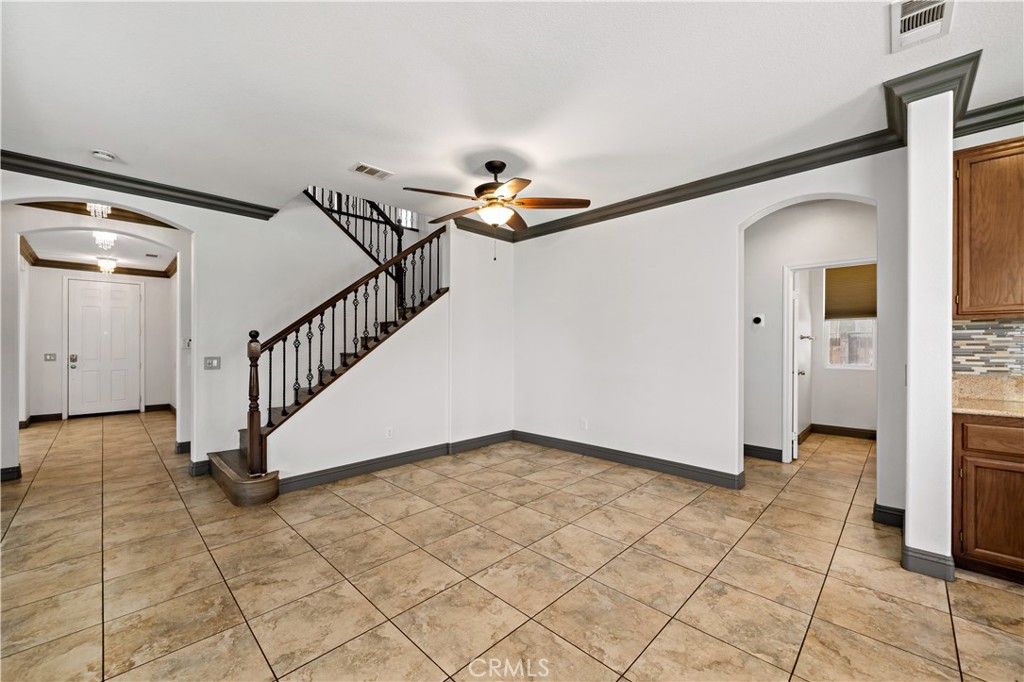 386 Cantata Avenue