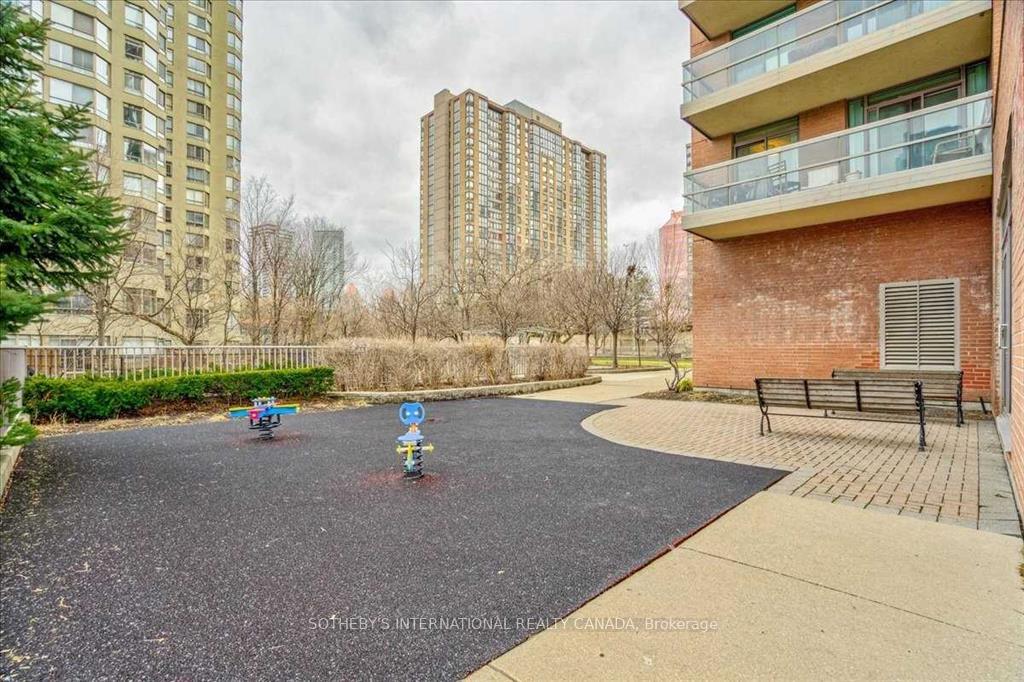 156 Enfield Place 1506