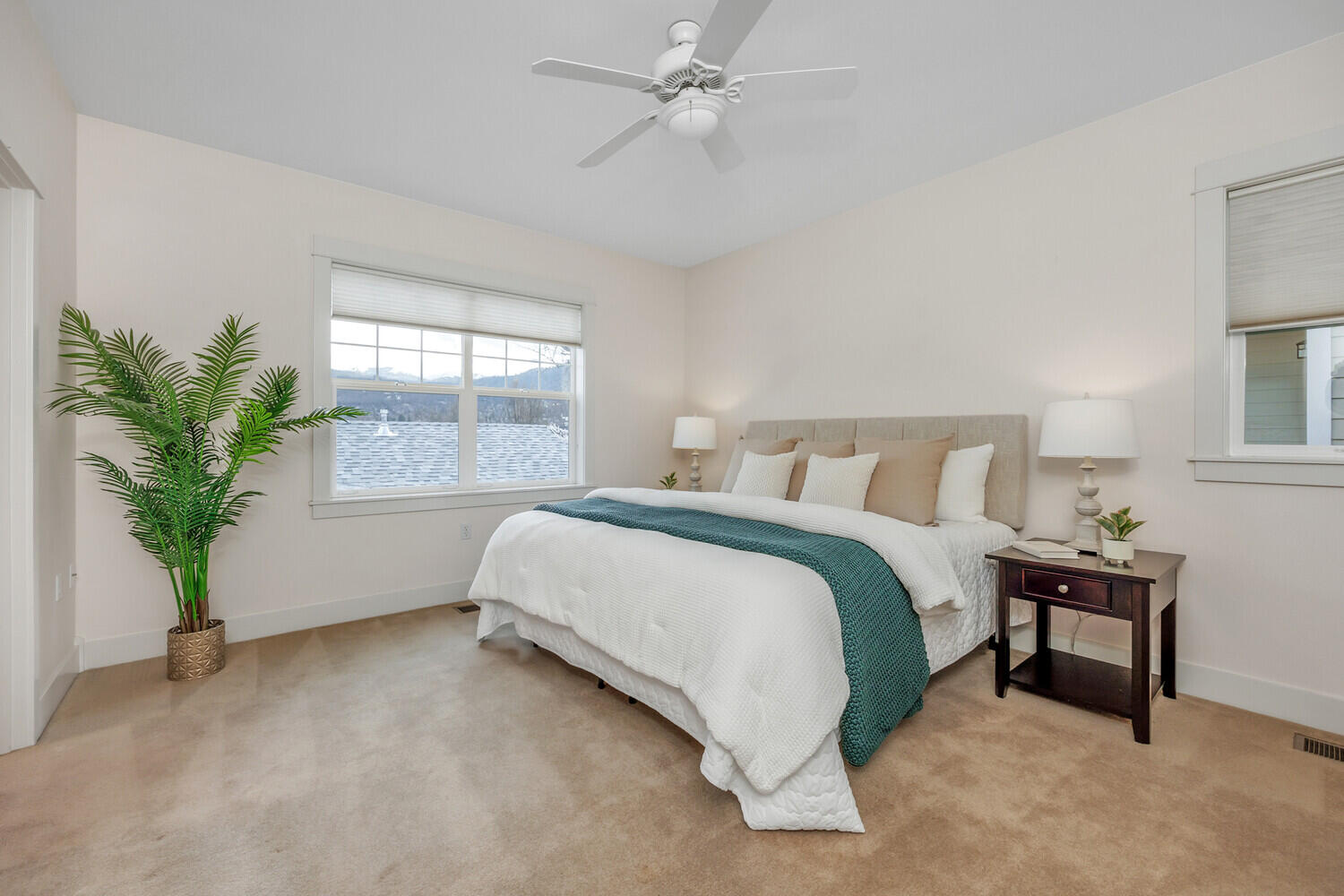837 N Mountain Avenue