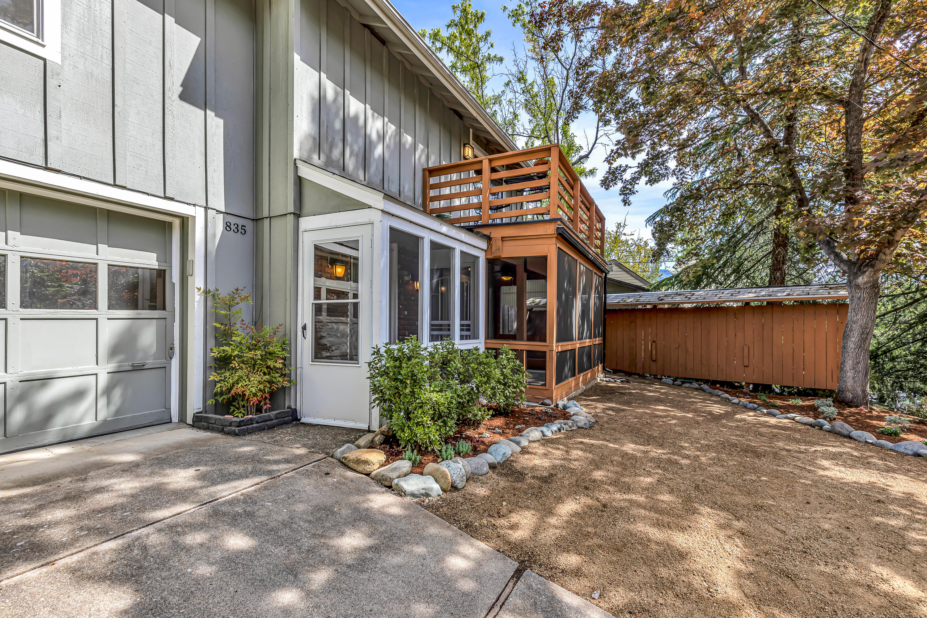 835 Fox Street