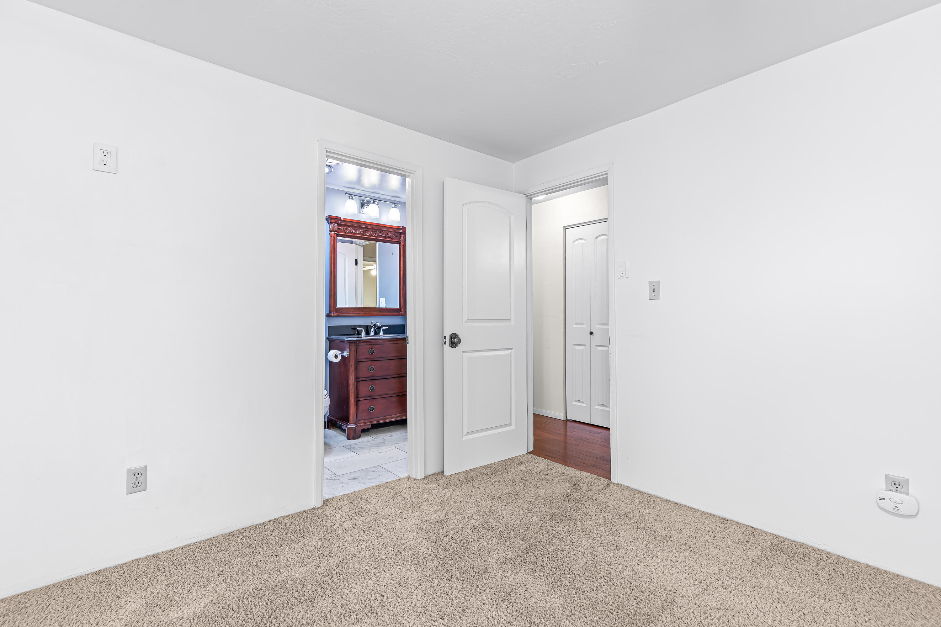 835 Fox Street