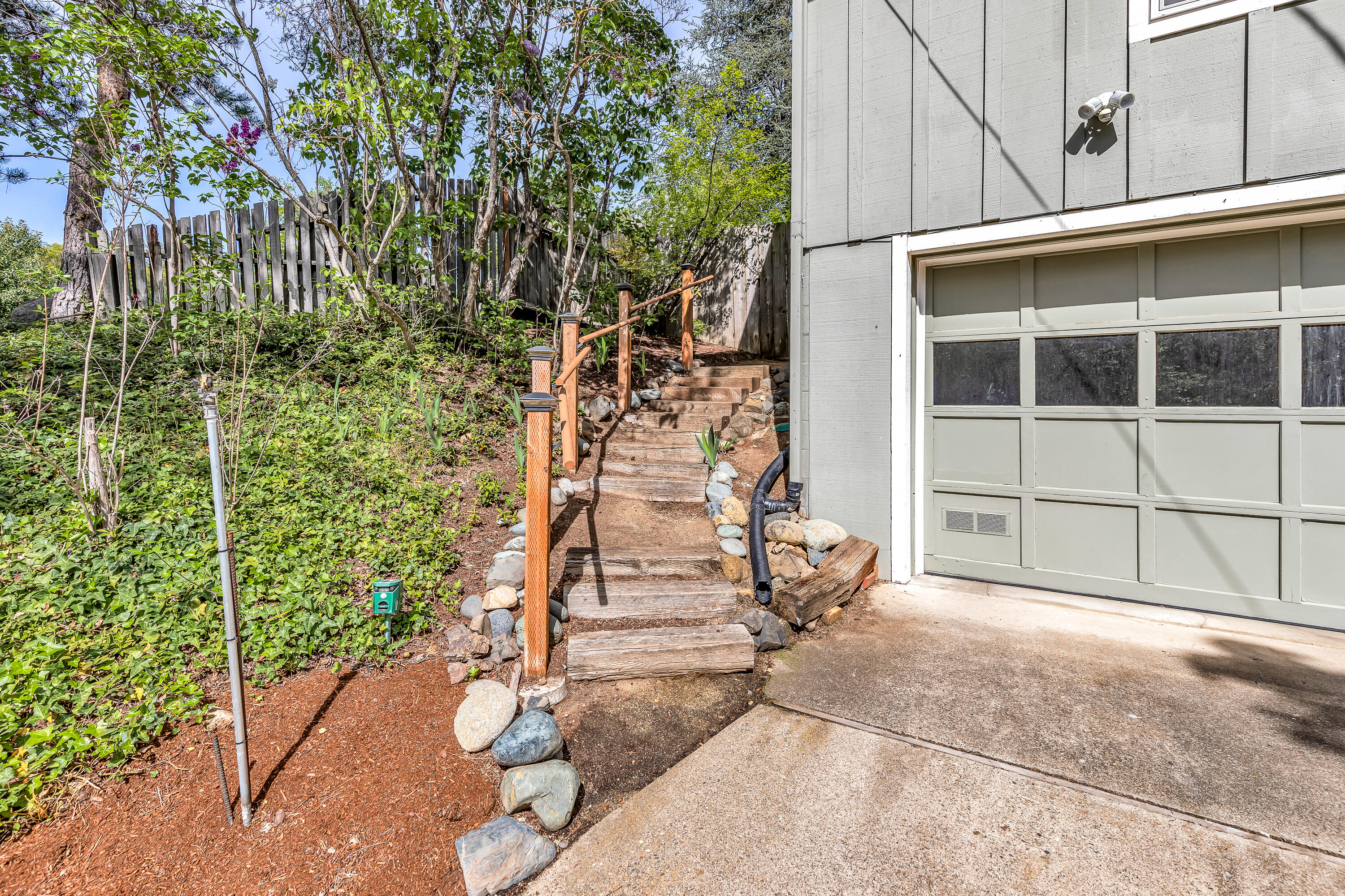 835 Fox Street