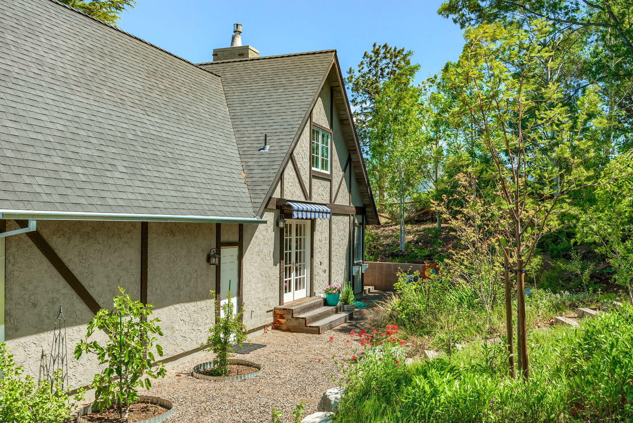 680 Oak Knoll Drive